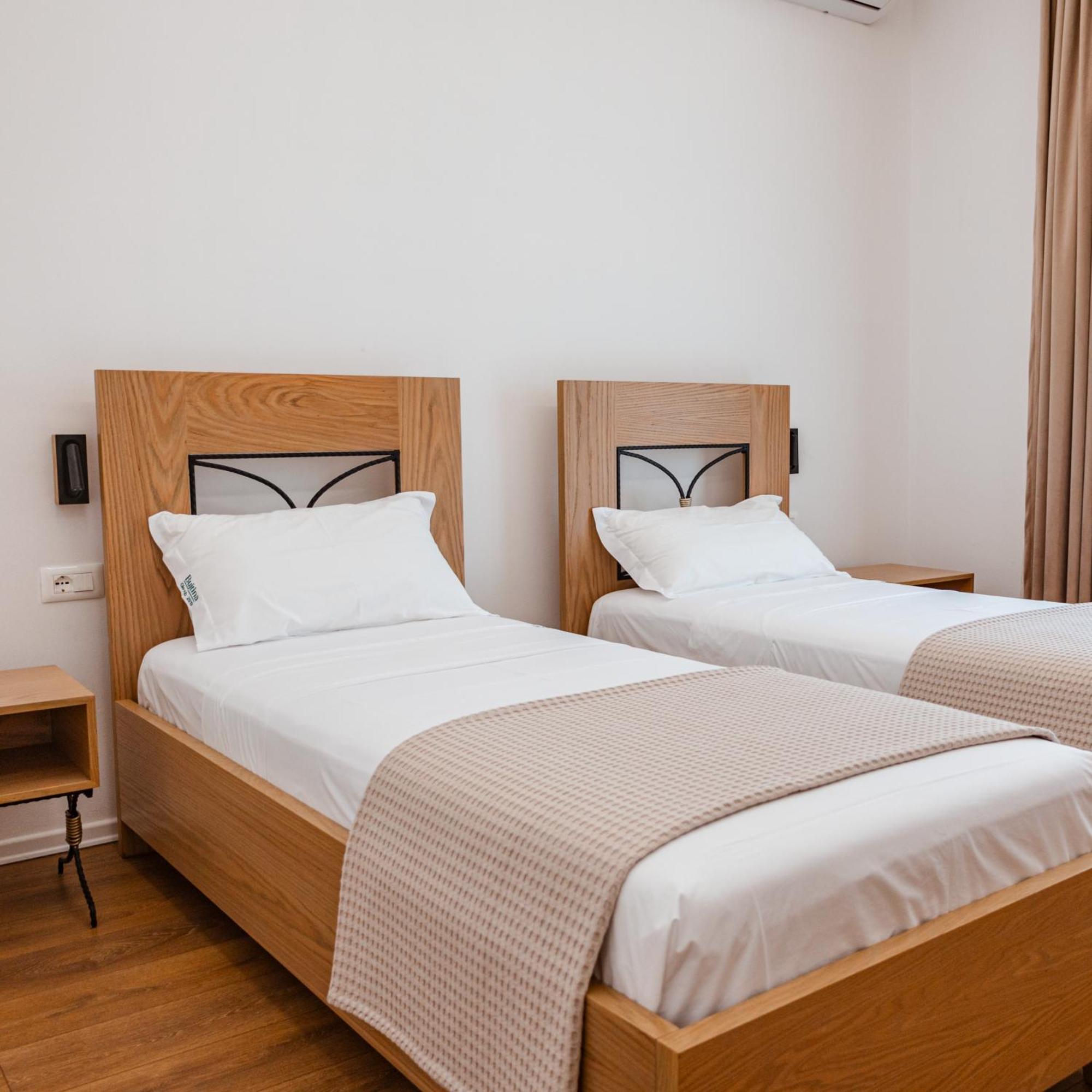 Gle-Alb Agrotourism Hotel Tepelene Exterior photo