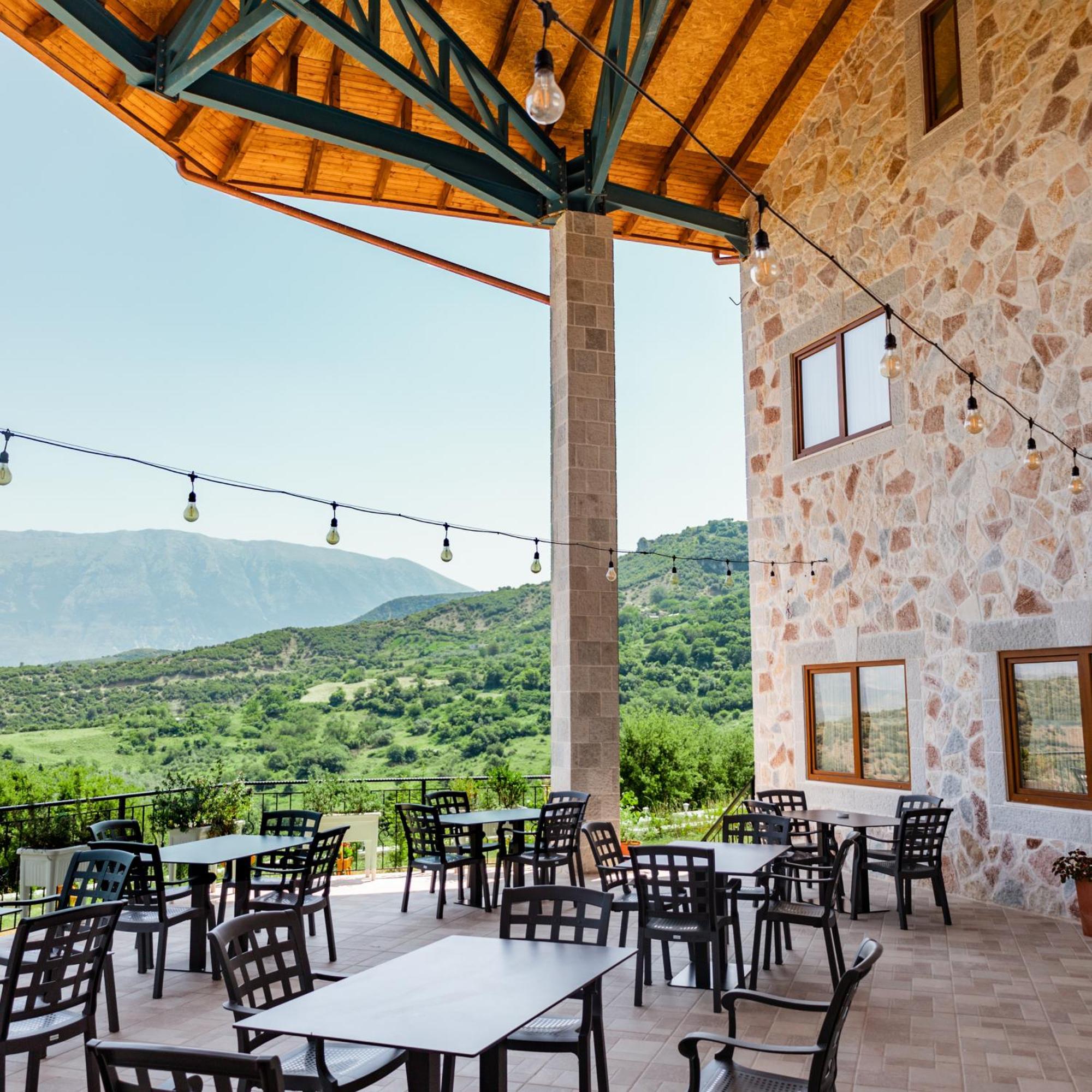 Gle-Alb Agrotourism Hotel Tepelene Exterior photo