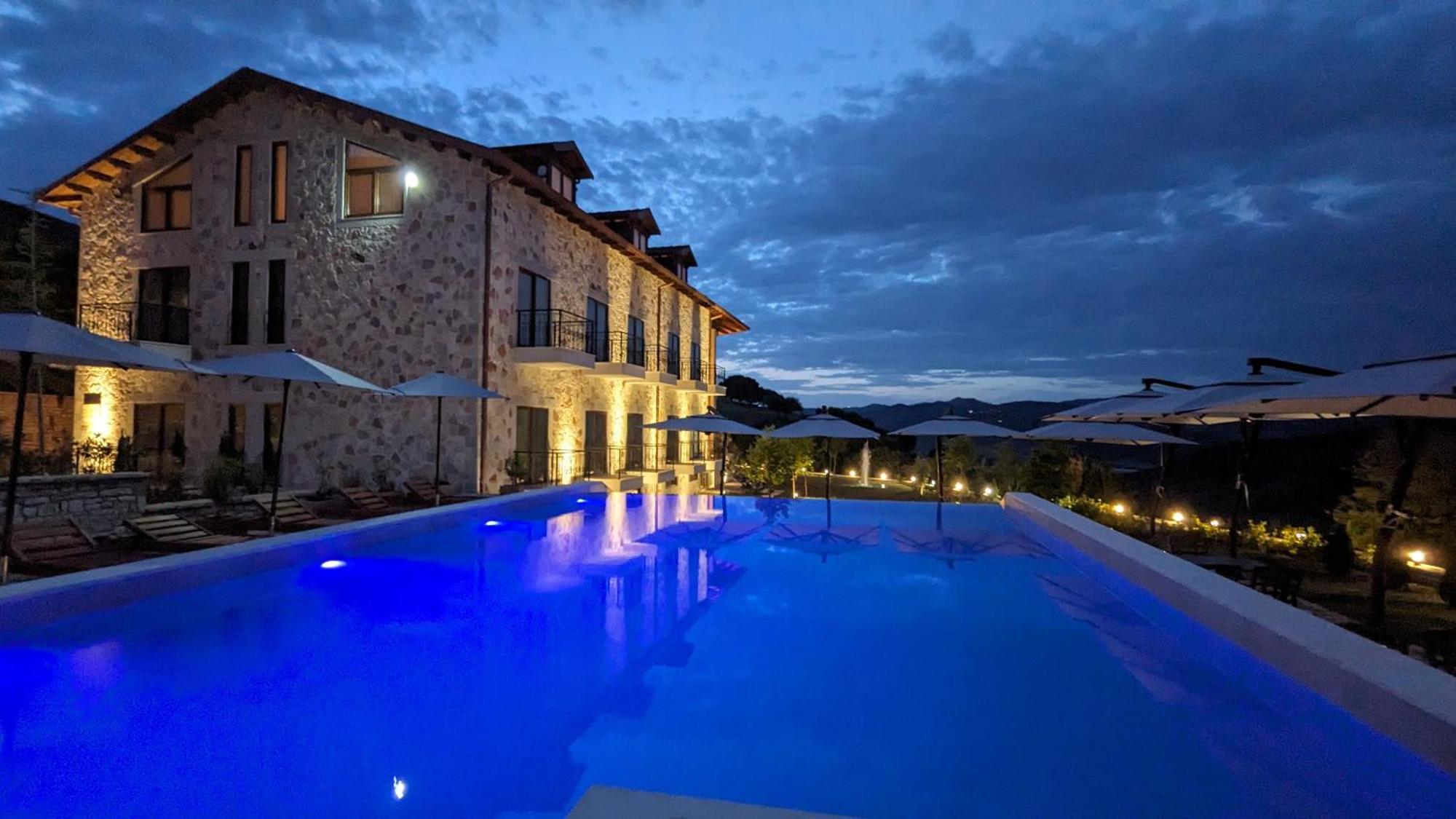 Gle-Alb Agrotourism Hotel Tepelene Exterior photo