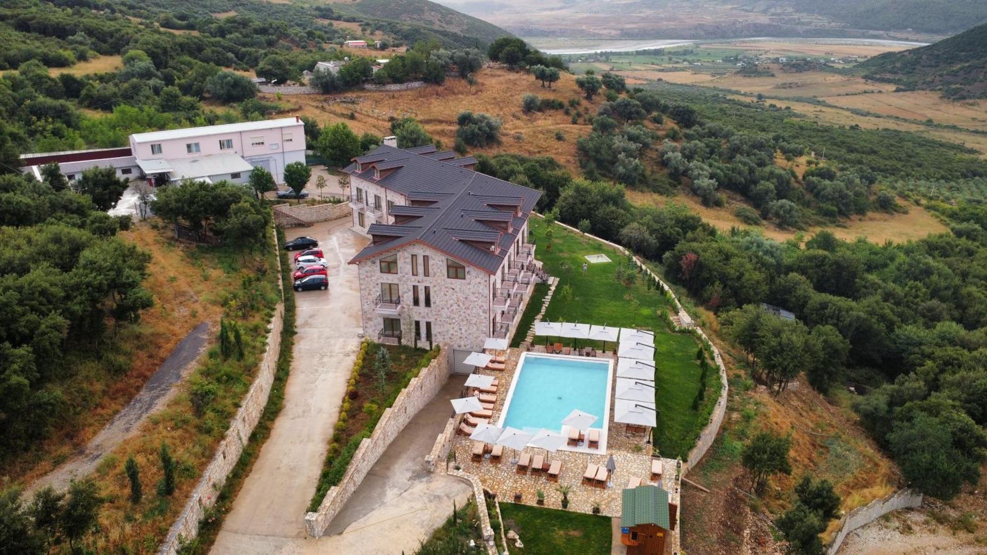 Gle-Alb Agrotourism Hotel Tepelene Exterior photo