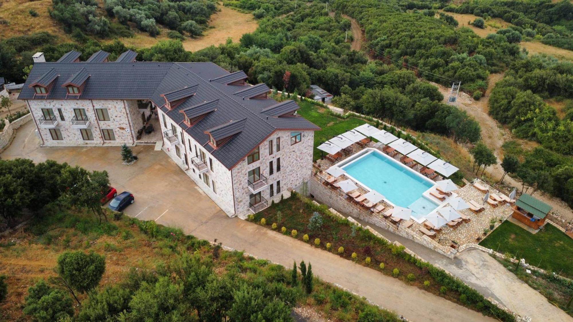 Gle-Alb Agrotourism Hotel Tepelene Exterior photo