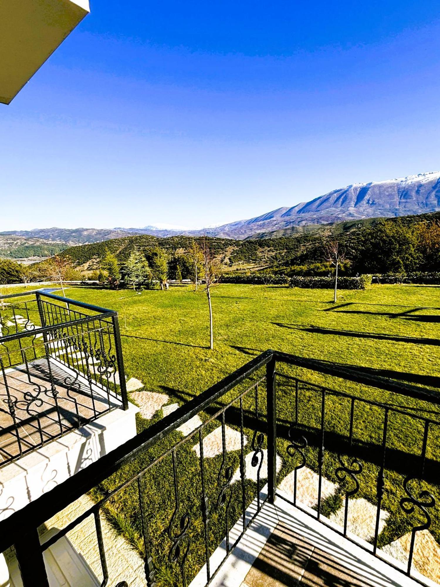 Gle-Alb Agrotourism Hotel Tepelene Exterior photo