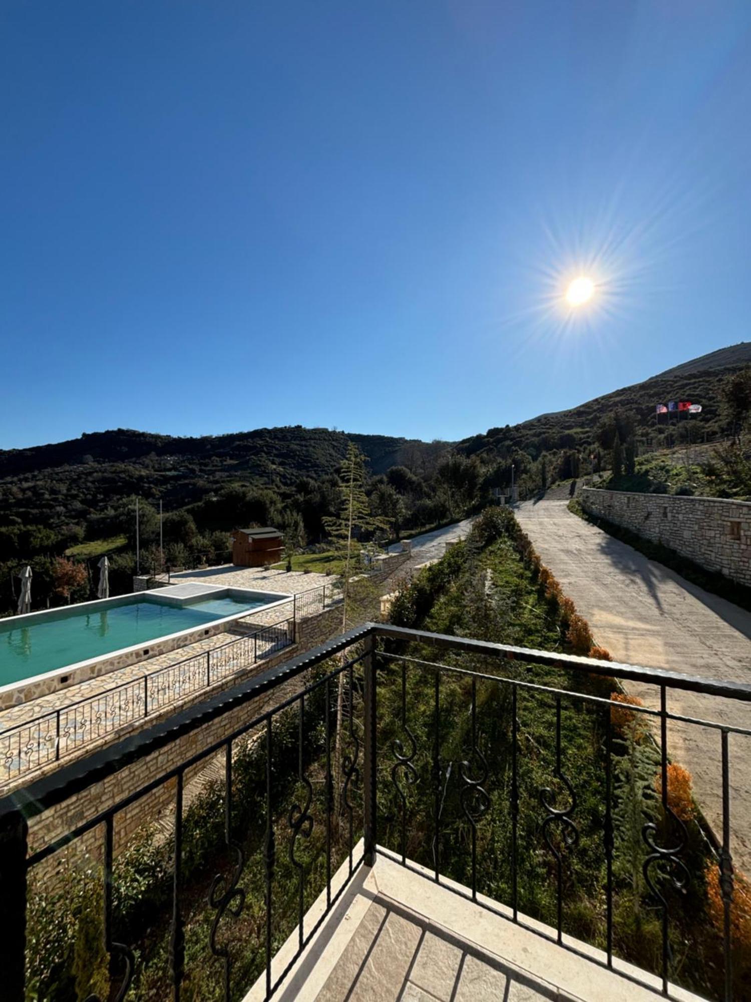 Gle-Alb Agrotourism Hotel Tepelene Exterior photo