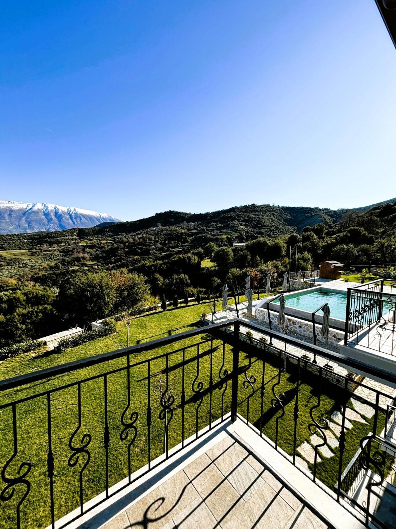 Gle-Alb Agrotourism Hotel Tepelene Exterior photo