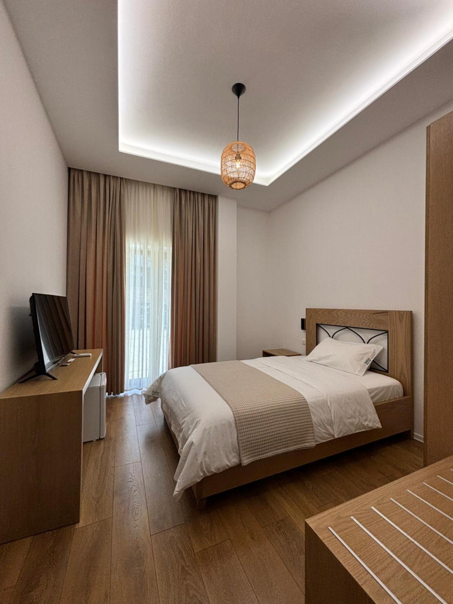 Gle-Alb Agrotourism Hotel Tepelene Exterior photo