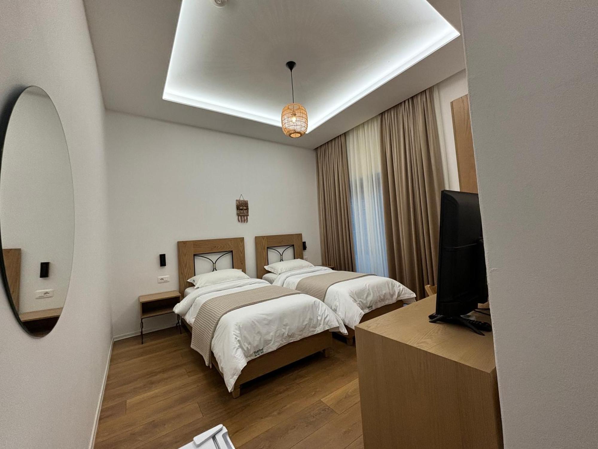 Gle-Alb Agrotourism Hotel Tepelene Exterior photo