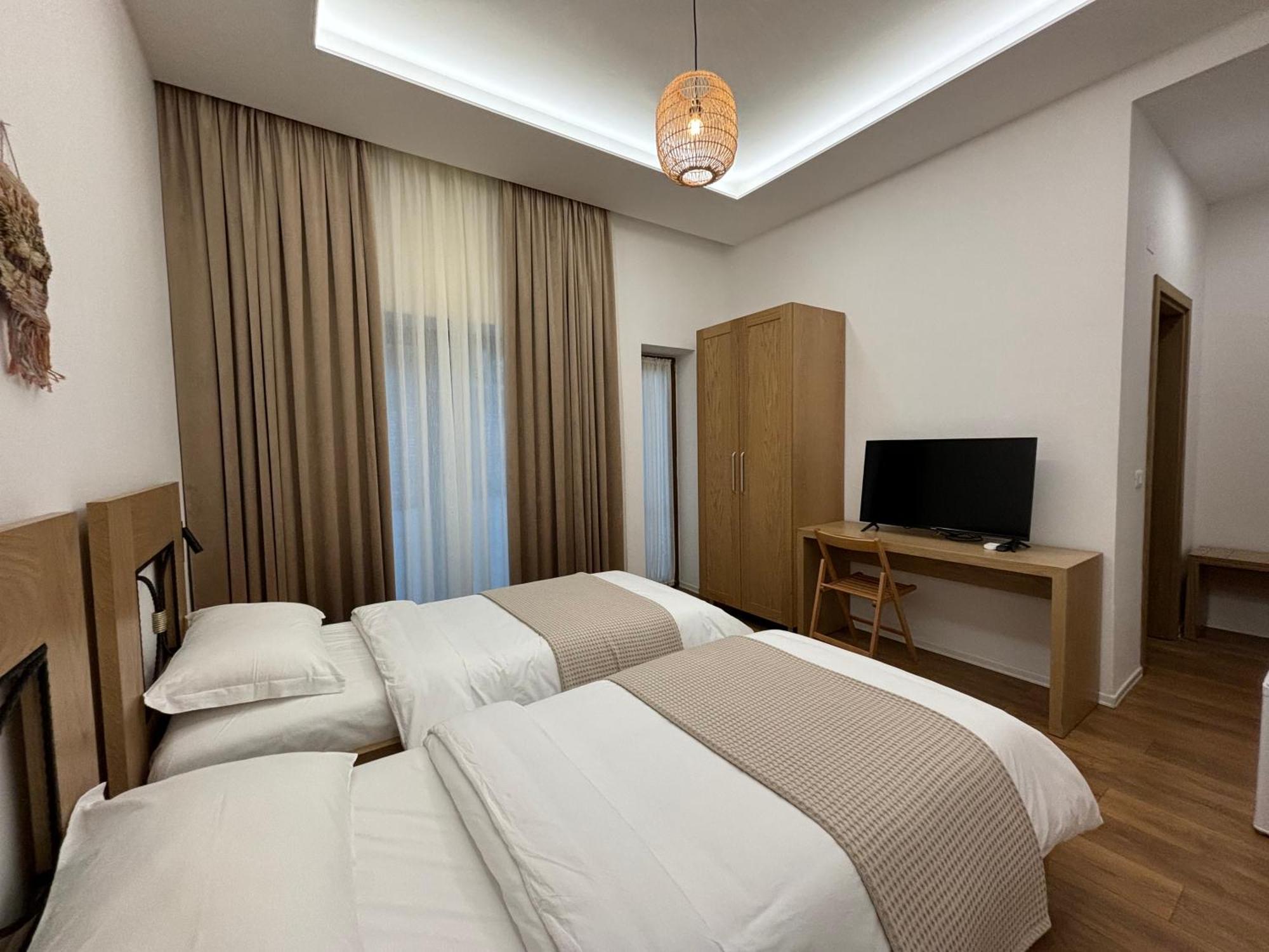 Gle-Alb Agrotourism Hotel Tepelene Exterior photo