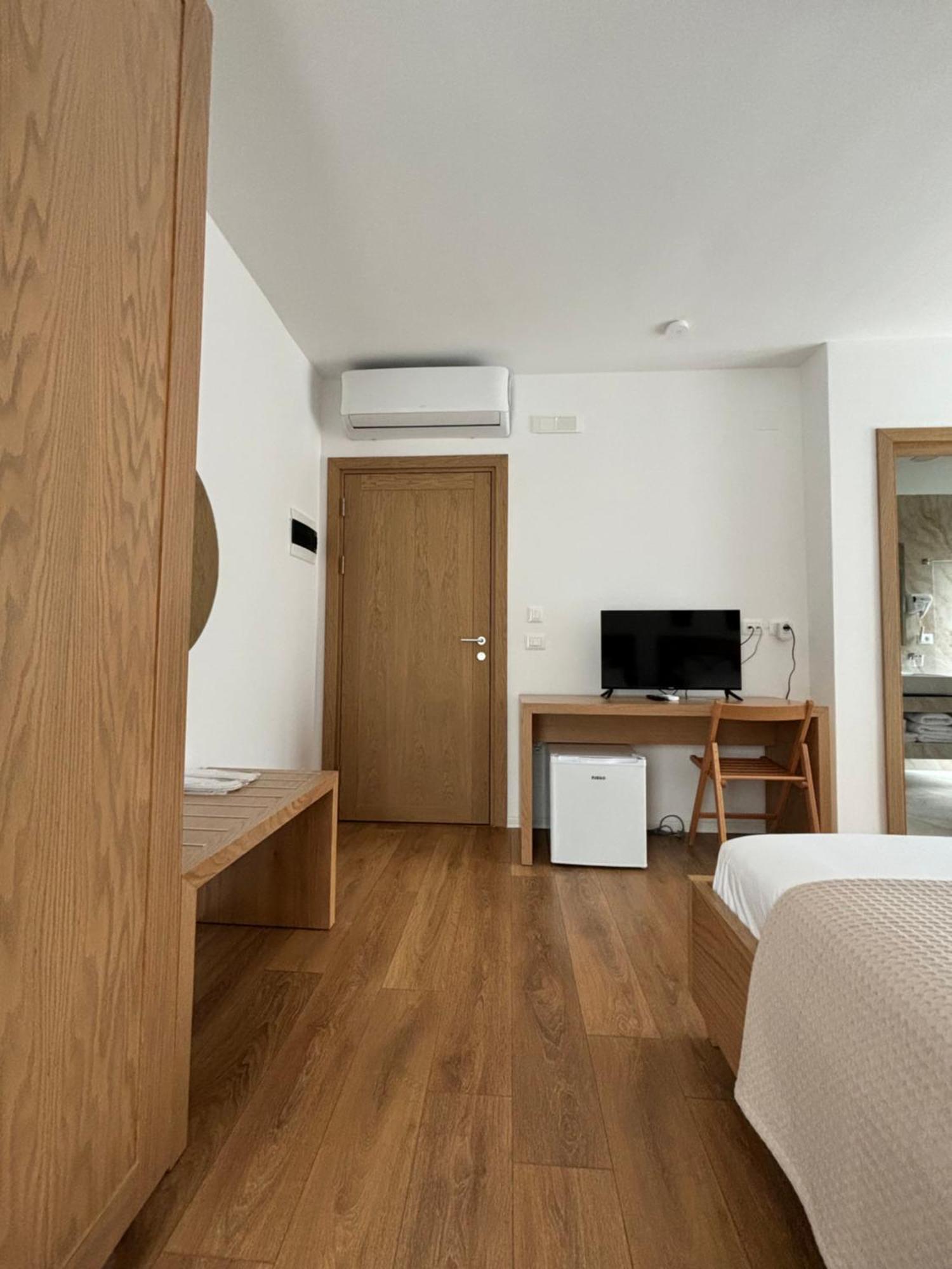 Gle-Alb Agrotourism Hotel Tepelene Exterior photo