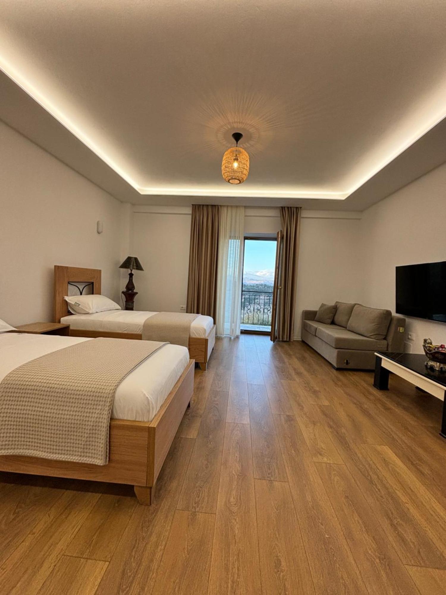 Gle-Alb Agrotourism Hotel Tepelene Exterior photo