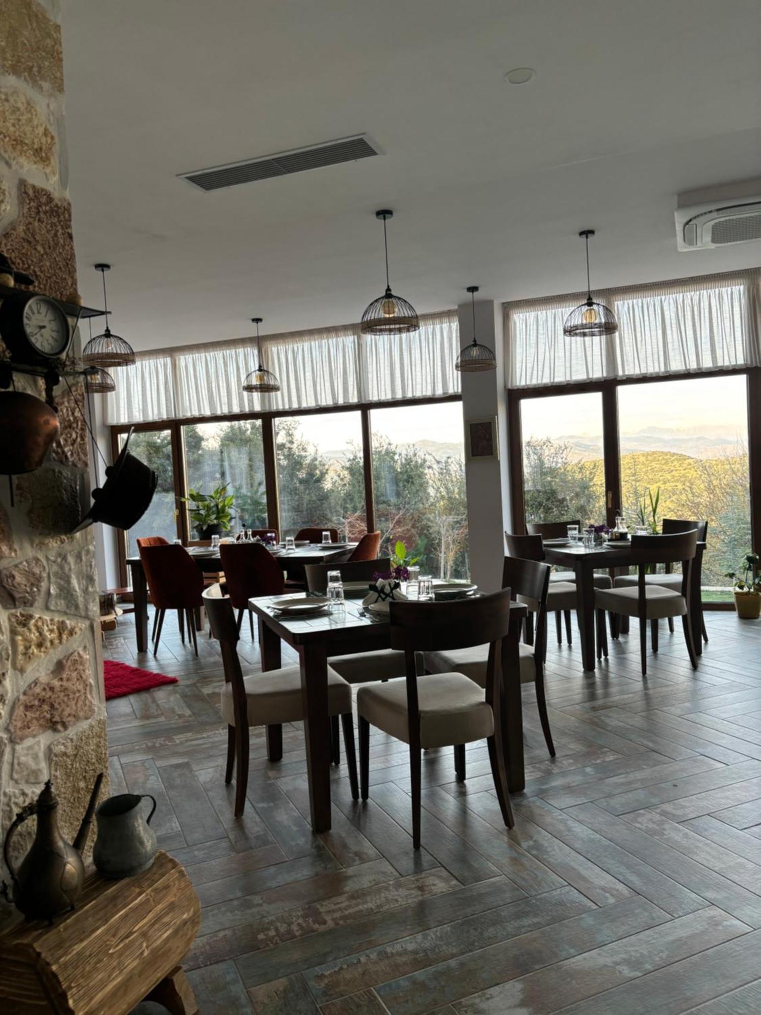 Gle-Alb Agrotourism Hotel Tepelene Exterior photo